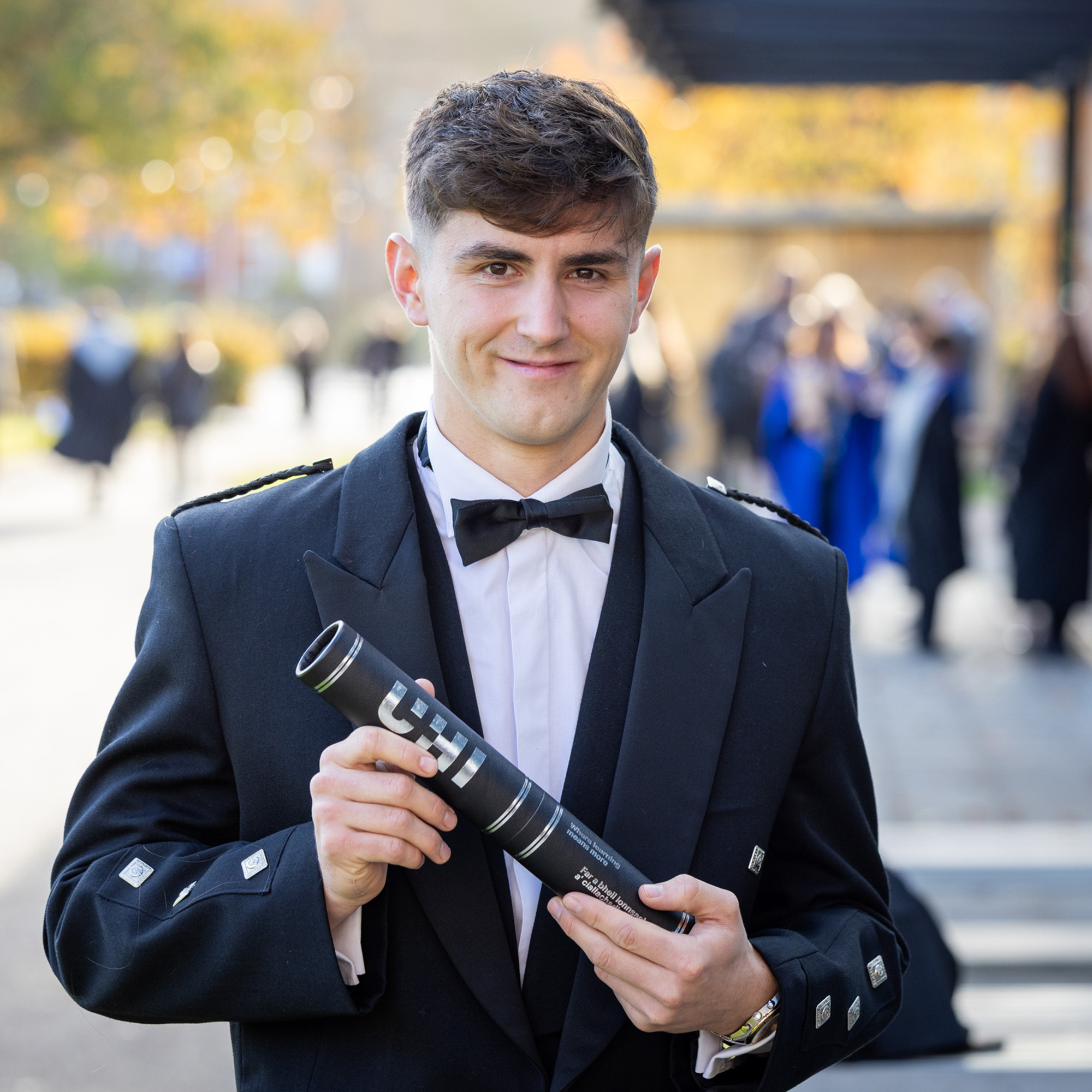 head and shoulder of Thomas Inglis