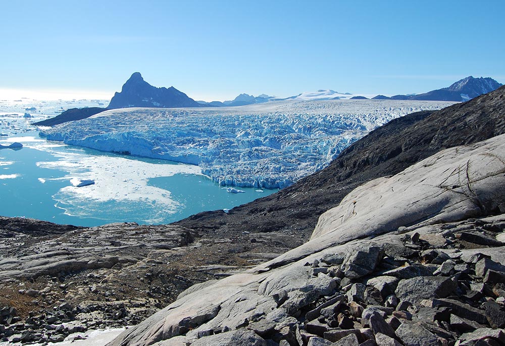 SAMS UHI scientists revealed how giant waves below the surface of the Atlantic Ocean are contributing to the melt rate of the Greenland ice sheet. SAMS UHI scientists revealed how giant waves below the surface of the Atlantic Ocean are contributing to the melt rate of the Greenland ice sheet.
