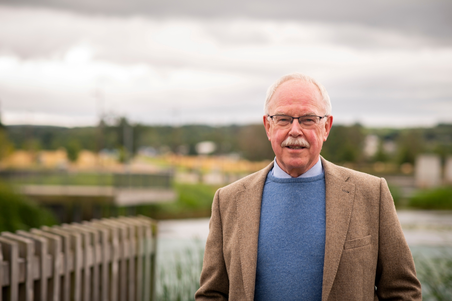 Gheibh Alasdair Dodds CBE Dotaireachd Urramach bho UHI airson seirbheis don Gh&agrave;idhealtachd agus na h-Eileanan